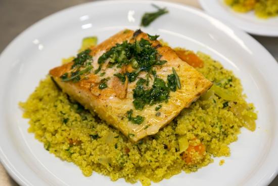 Salmão com molho de ervas