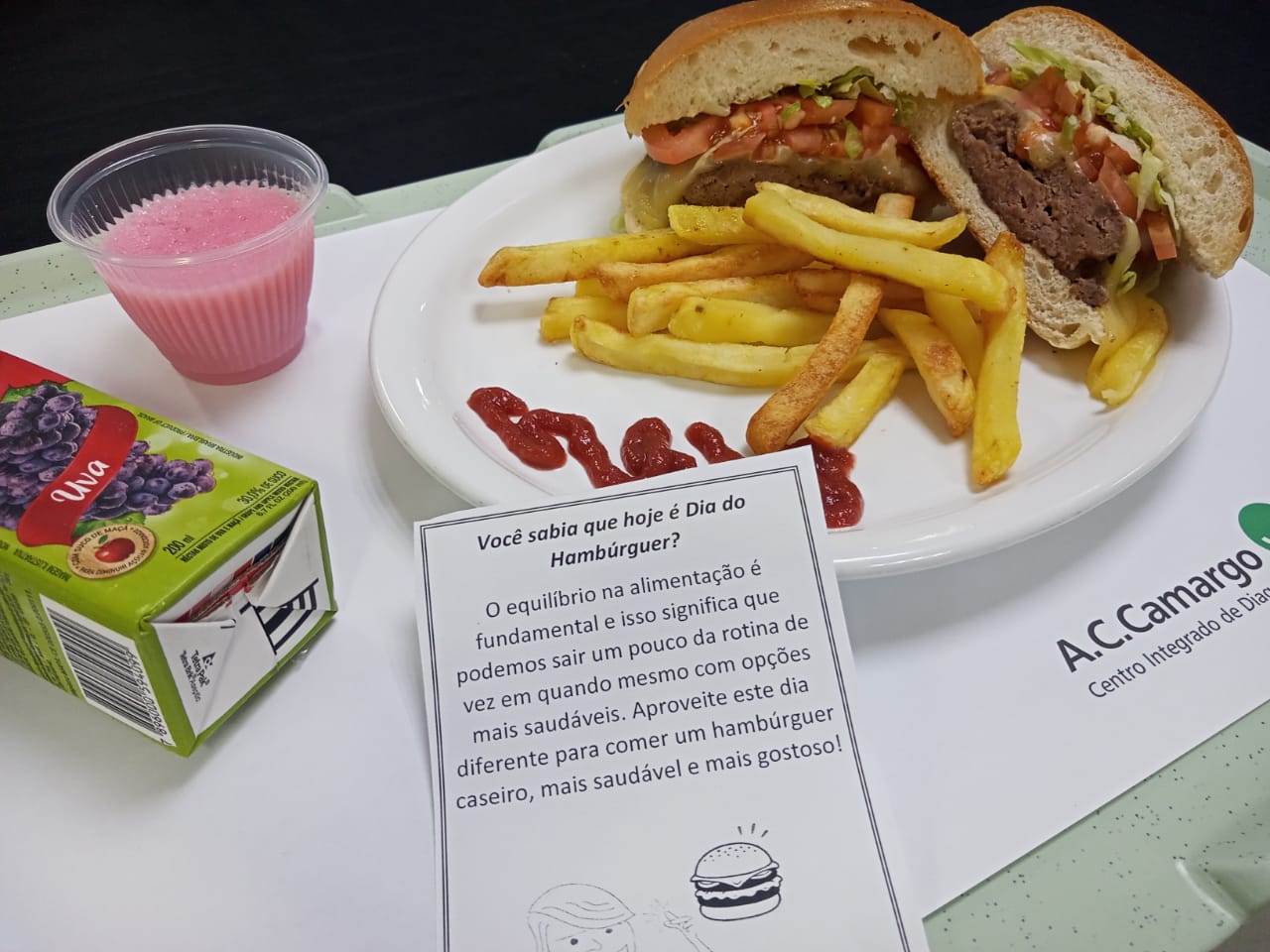 Hambúrguer e batata frita